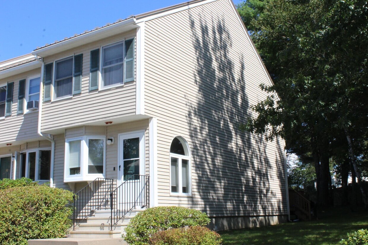 266 Endicott St N, Laconia, NH 03246 Townhome Rentals in Laconia NH