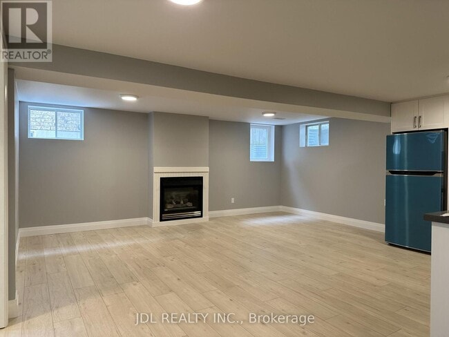 Building Photo - 46 Monique Crescent