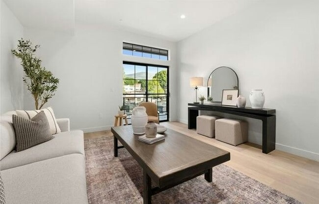 Building Photo - 581 Higuera St