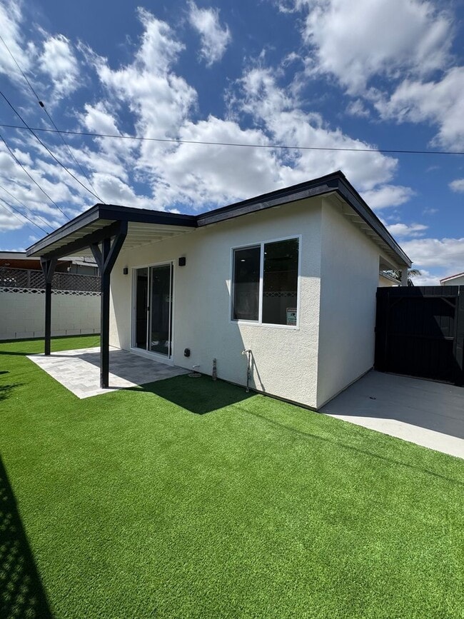 Photo - 1005 N Grand St Townhome