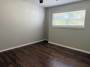 Building Photo - 2102 5th Ave N