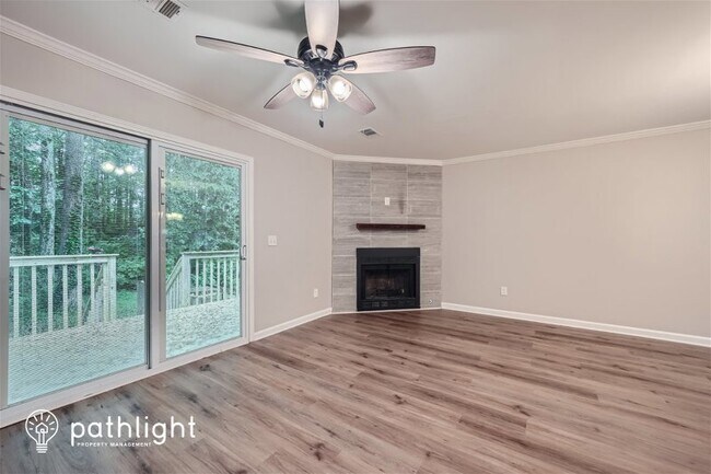 Building Photo - 409 Water Oak Way SW