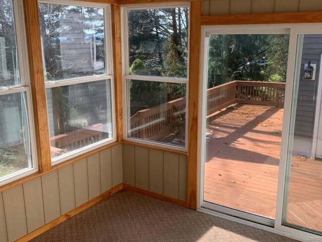 Foto del edificio - 9986 Clearview Heights