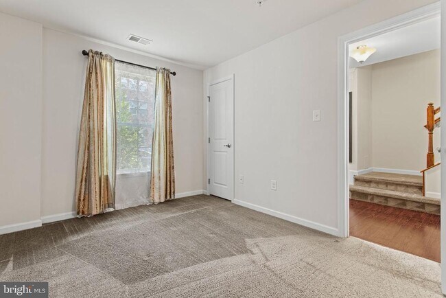 Building Photo - 6405 Walcott Ln