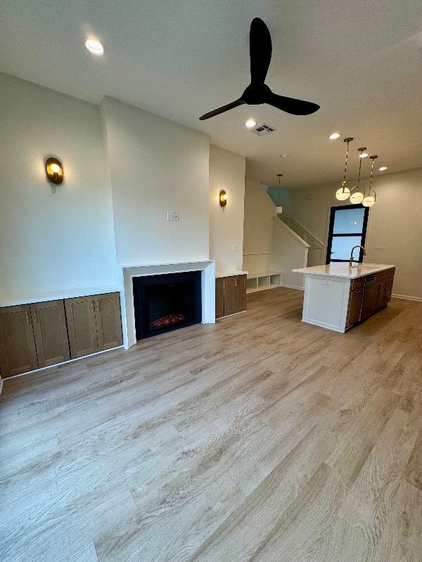 Building Photo - 3010 N Main St