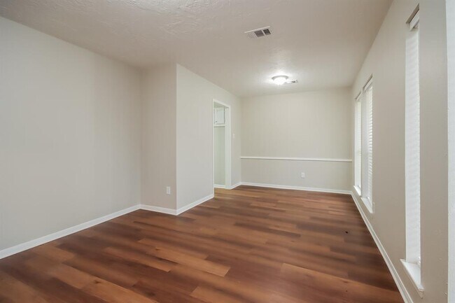 Building Photo - 6839 Blue Ridge Dr