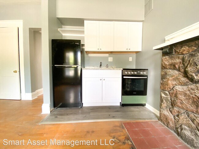 Building Photo - 2500 S 60th St