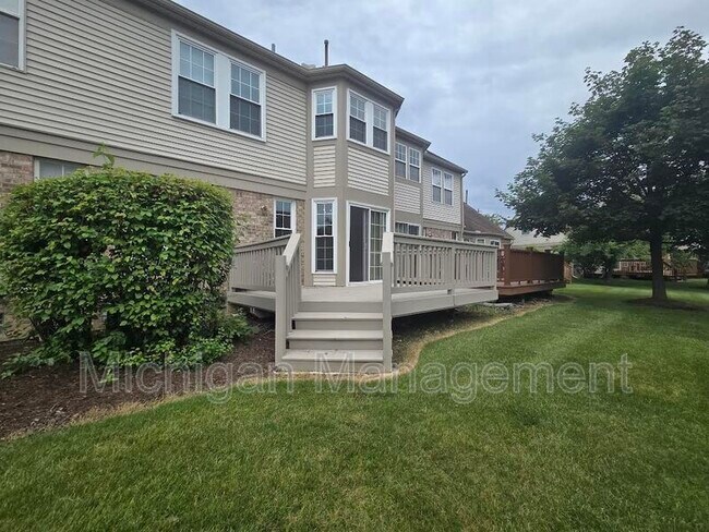 Foto del edificio - 4351 Hunters Cir W