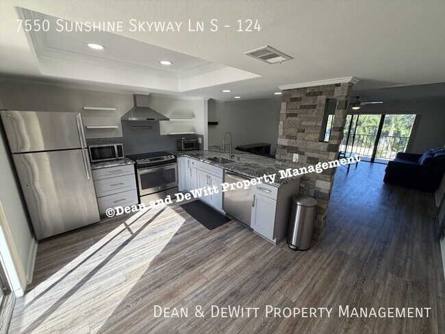 Foto del edificio - 7550 Sunshine Skyway Ln S