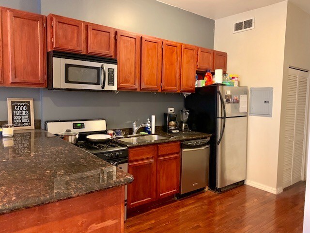 Foto del edificio - 3039 N Lincoln Ave