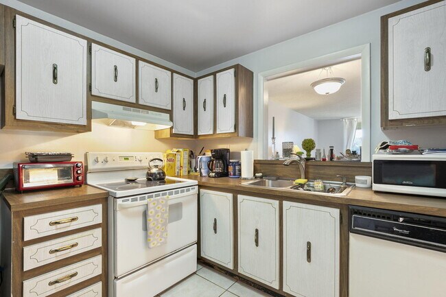 Building Photo - 406 NW 68th Ave