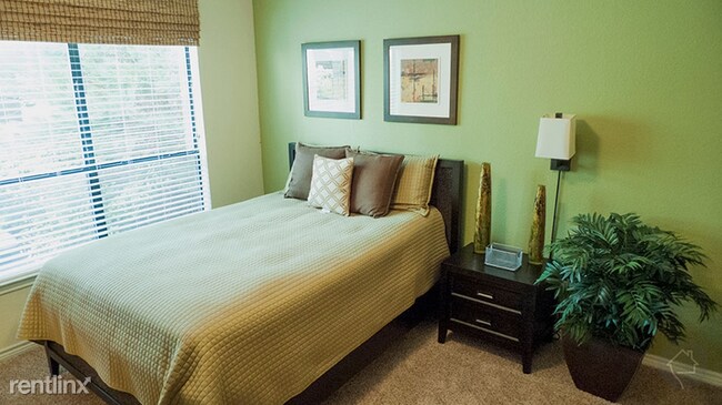 Foto del edificio - 3860 W Northwest Hwy