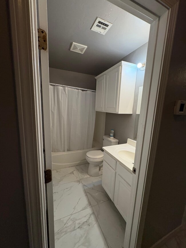 Foto del edificio - 1217 SW 18th St