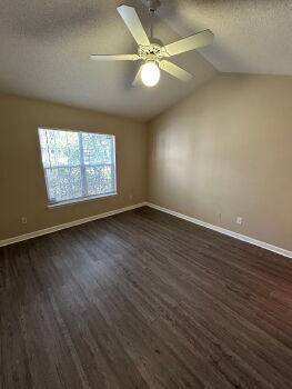 Building Photo - Upgraded 2 bed/ 2 bath