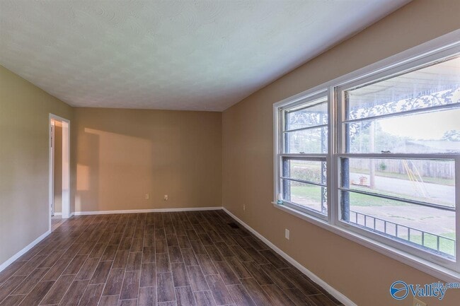 Foto del edificio - 4328 Barry St NW