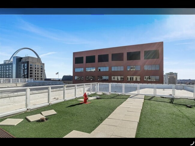 Foto del edificio - 314 N Broadway