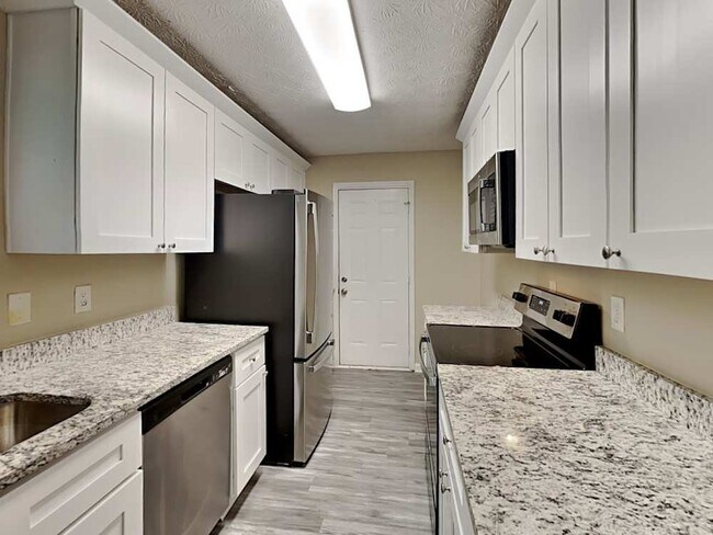 Foto del edificio - 211 Hunt Ridge Dr