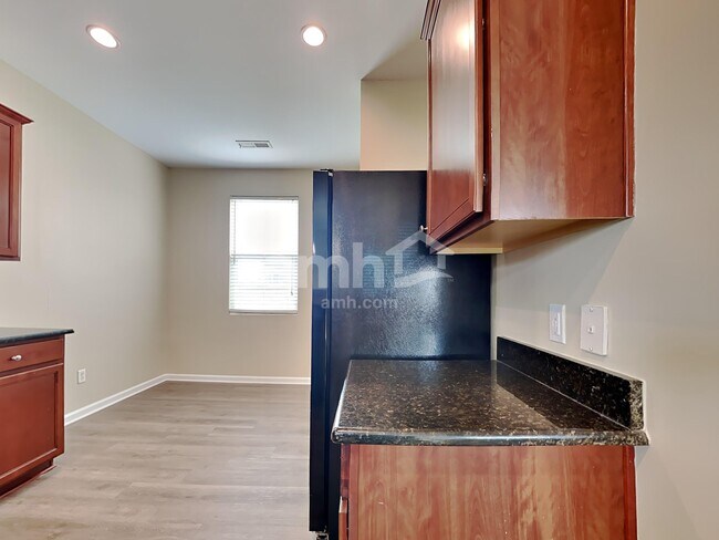 Foto del edificio - 4828 Pitkin Ave