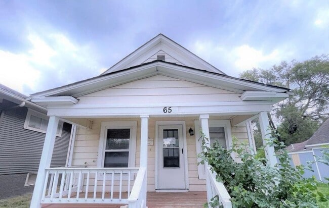 Foto del edificio - COMING SOON- 2 Bed 1 Bath Home!