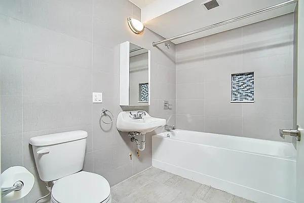 Foto del edificio - 200 E 117th St