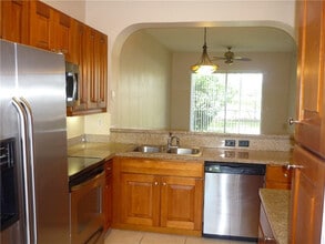 Building Photo - 3500 Oaks Clubhouse Dr