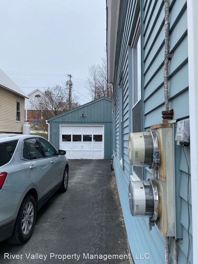 Building Photo - 3 br, 2 bath House - 9 Bridge St