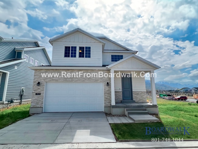 Building Photo - Modern Town Home in Highland!