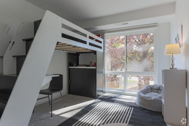 2BR, 1BA - 913 SF - Franklin Park At Greenbelt Station