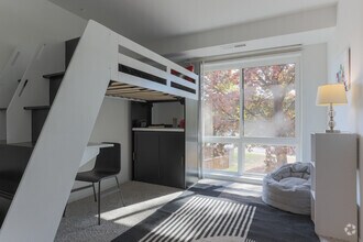 2BR, 1BA - 913 SF - Franklin Park At Greenbelt Station