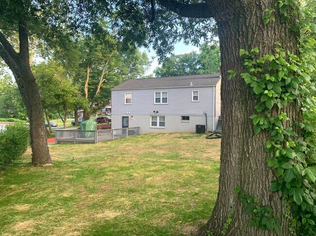Building Photo - 6412 Kilmer St
