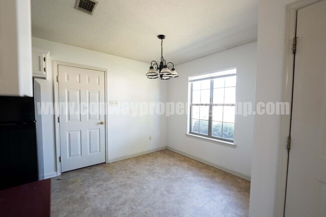 Building Photo - 1765 Longfellow Dr