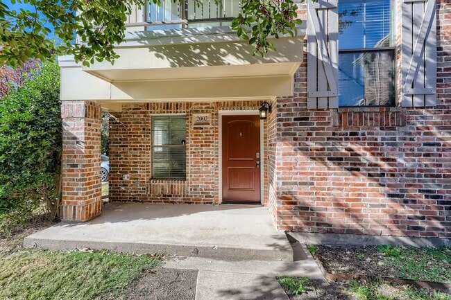 Photo - 2002 Azure Pointe Apartment