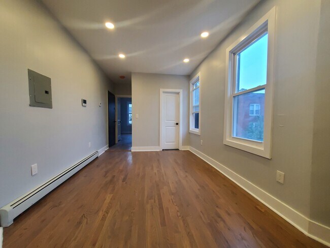 484 Mercer St 3R - 485 Mercer St