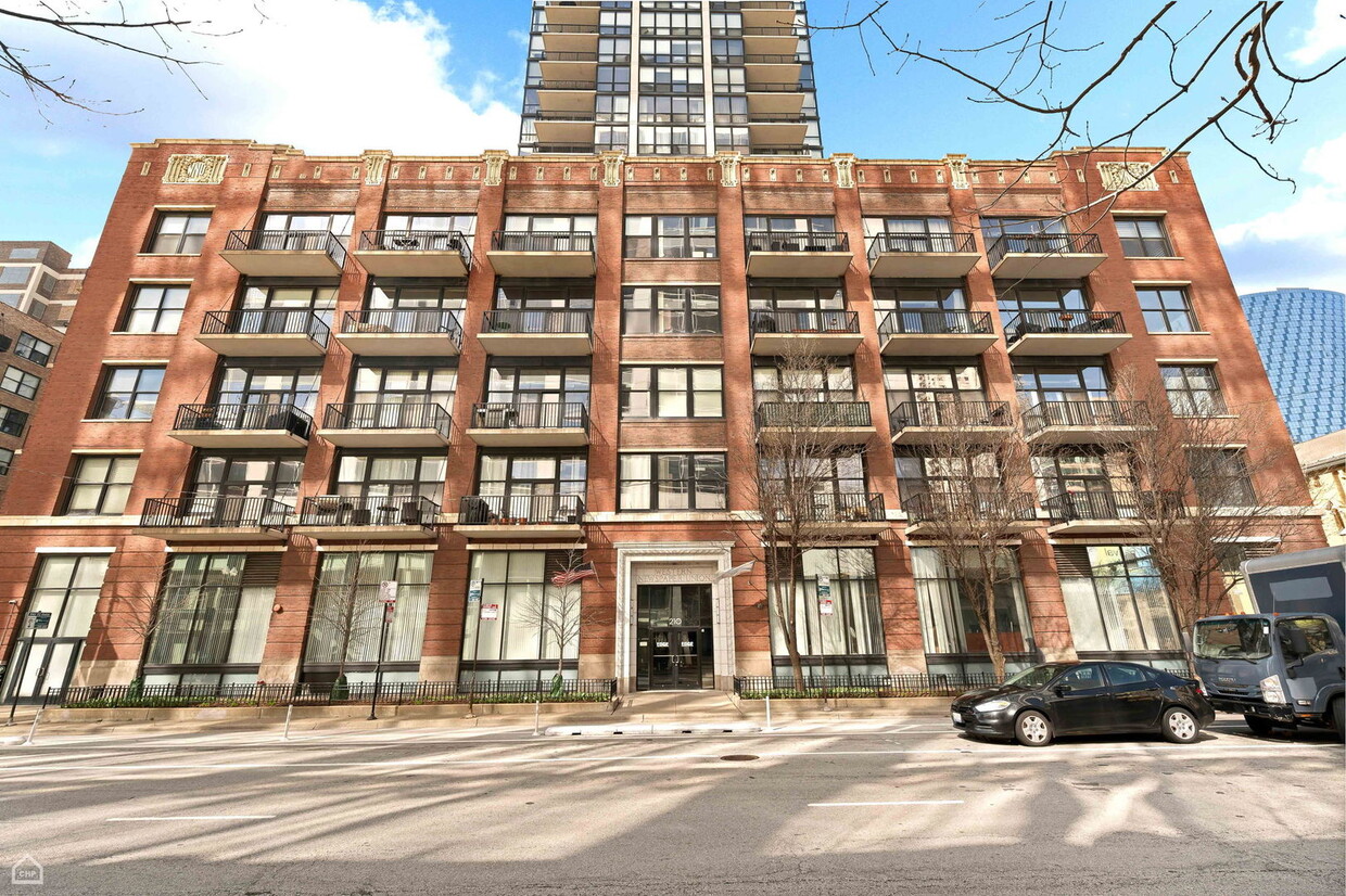 Foto principal - 210 S Desplaines St