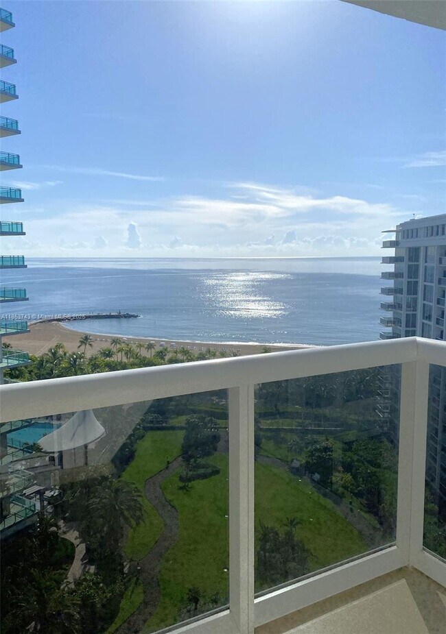 Foto del edificio - 10275 Collins Ave