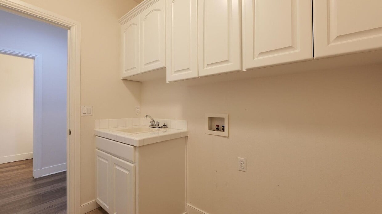 Primary Photo - 143 Pine Lake Dr