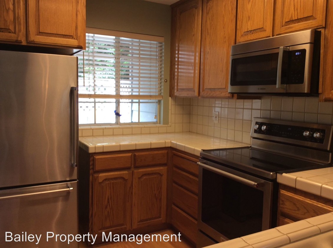 Building Photo - 2 br, 2.5 bath House - 6801 Cypress Gardens