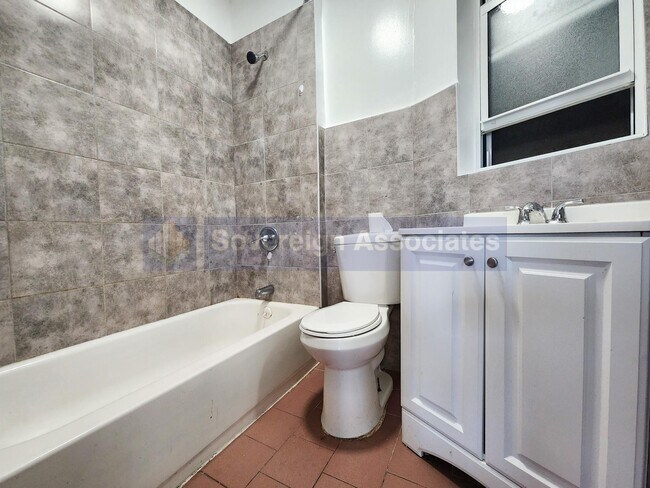 Foto del edificio - 215 west 3rd st