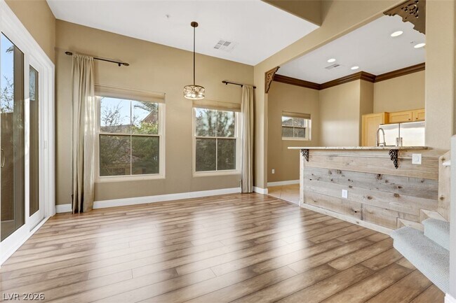 Building Photo - 3975 N Hualapai Way