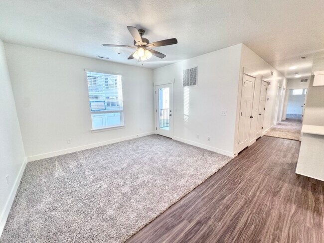 Foto del edificio - 4655 Alder Dr