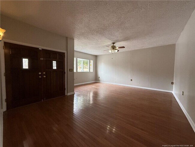 Foto del edificio - 5300 Foxfire Rd