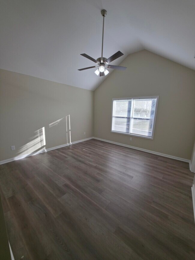 Building Photo - 29 Charlotte Pl