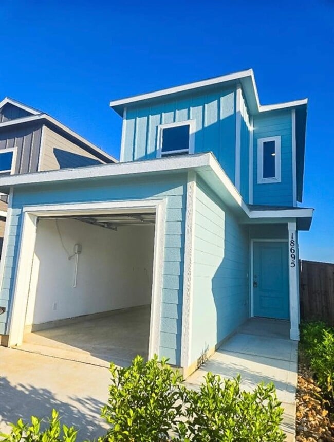 Foto del edificio - 18695 San Salvo Dr