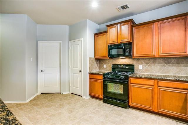 Foto del edificio - 9721 Sleepy Hollow Dr