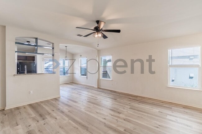 Building Photo - Unit