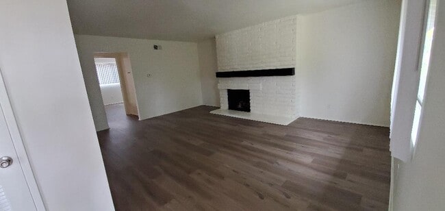 Building Photo - 14271 Browning Ave