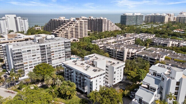 Building Photo - 100 Ocean Ln Dr
