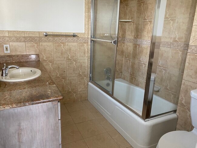 Upstairs bathroom - 4427 Camero Ave
