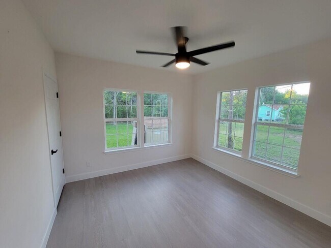 Building Photo - 4505 Kress St