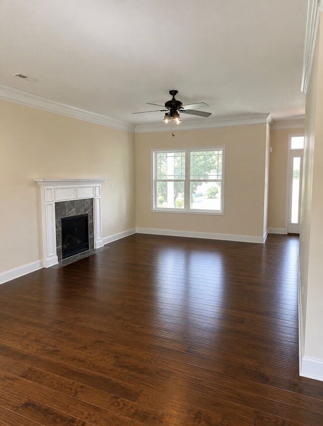 Building Photo - Maryville 37803 - 3 bedroom 2.5 bath home - Call Debra Johnson (865) 591-8281